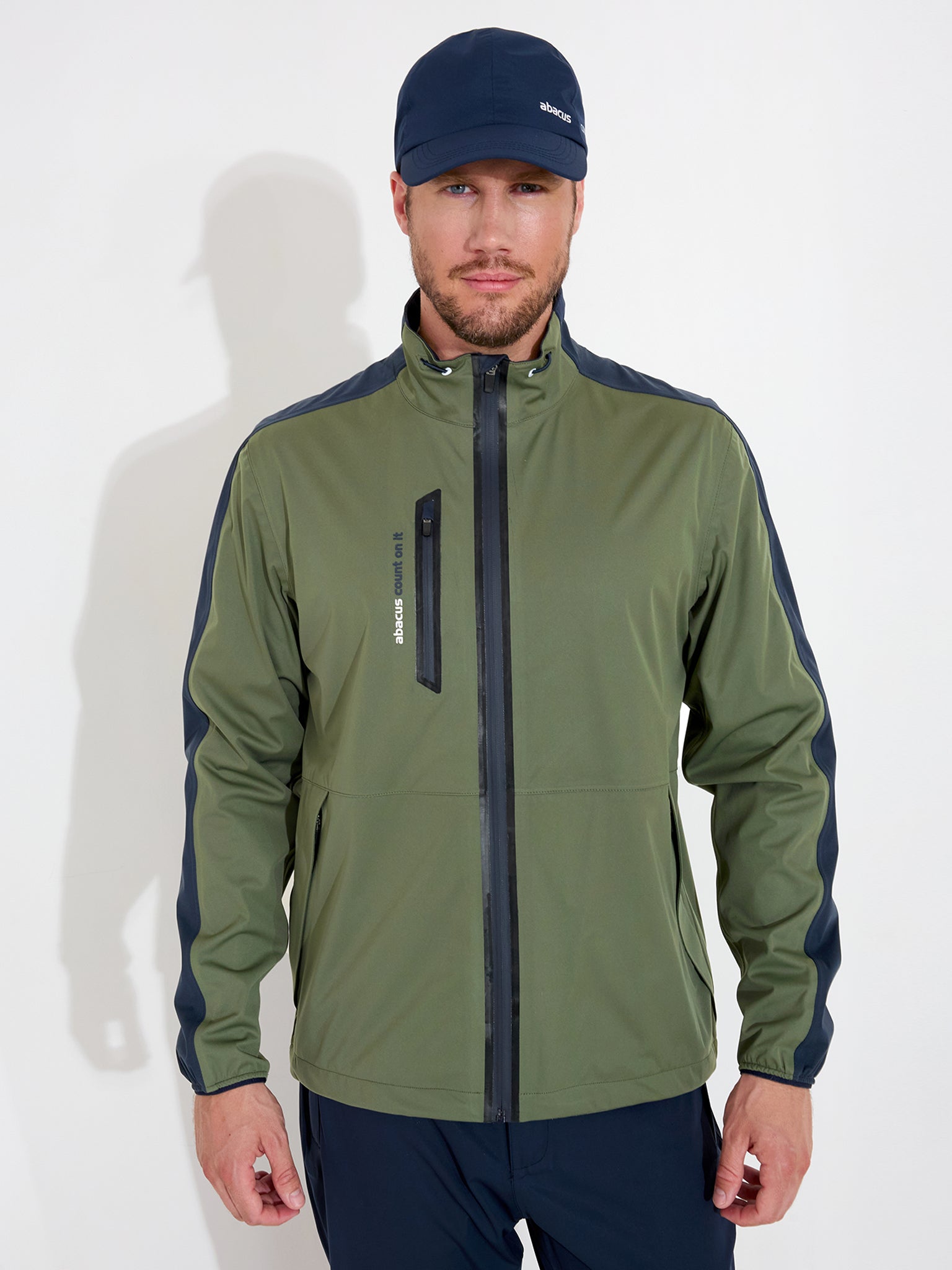Geacă impermeabilă golf bărbați Abacus Bounce 6080 Navy Forest – pe model