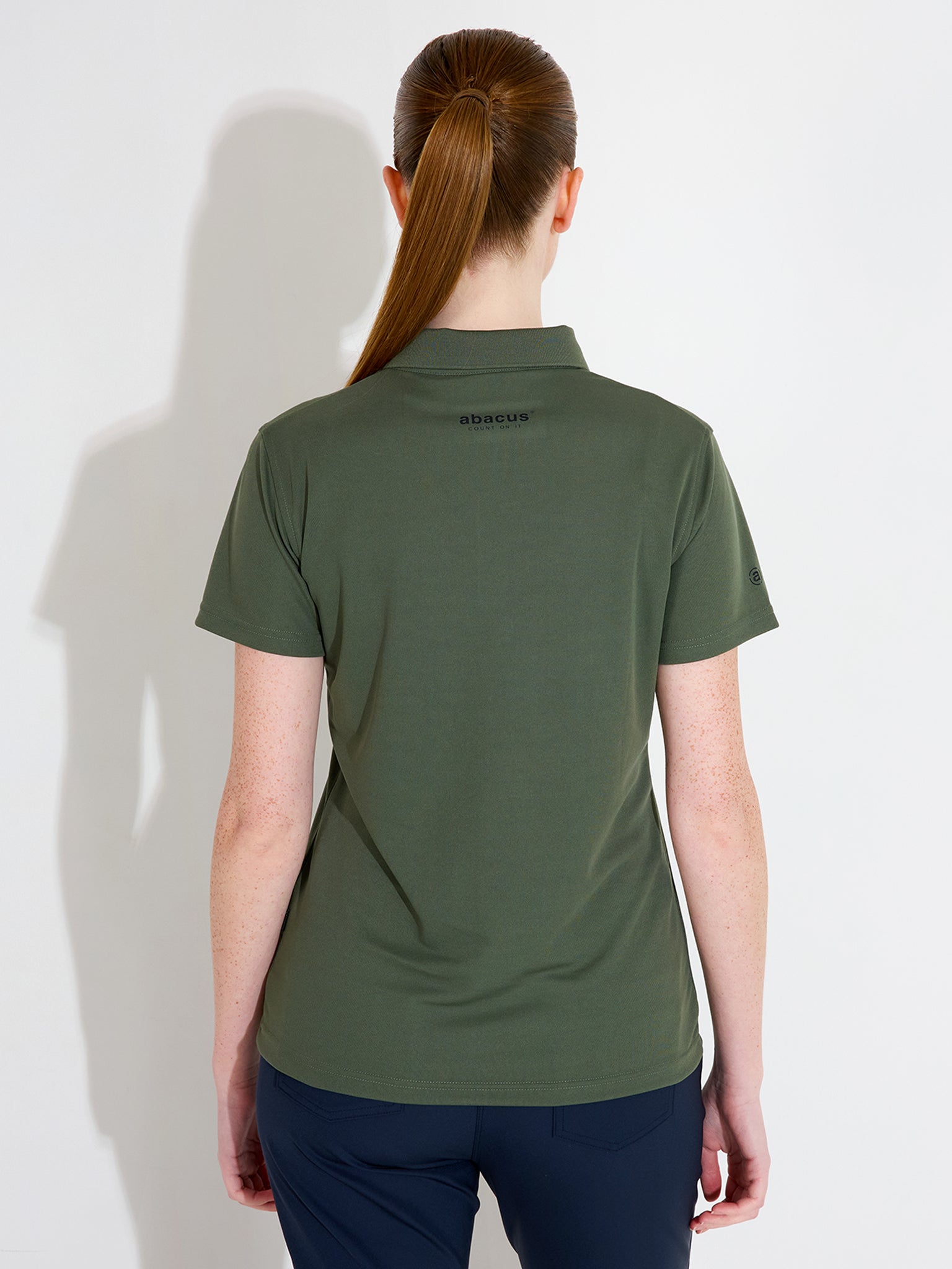 Tricou golf polo femei Abacus Cray DryCool 2724 Forest – detaliu guler