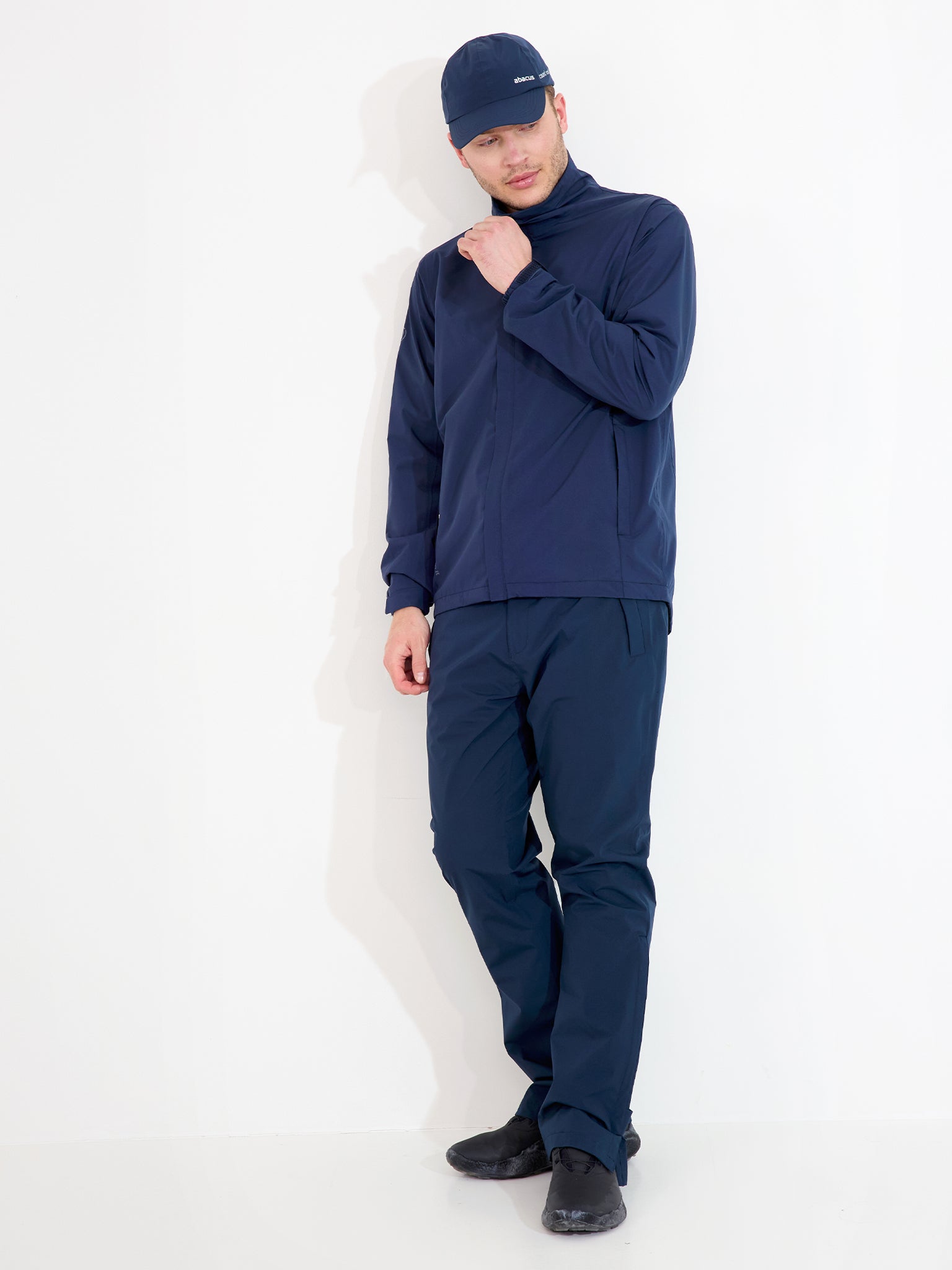 Geacă impermeabilă golf bărbați Abacus Links 6073 Navy – pe model