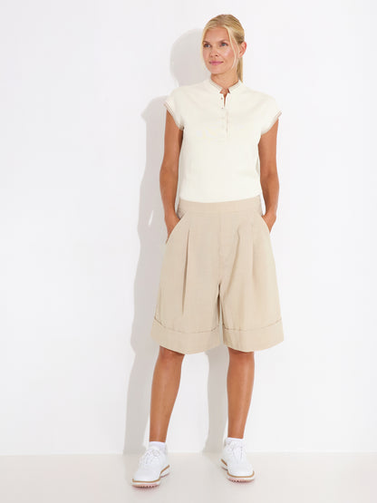 Pantaloni scurți golf femei Abacus Fortrose 2884 Lt Sand – pe model